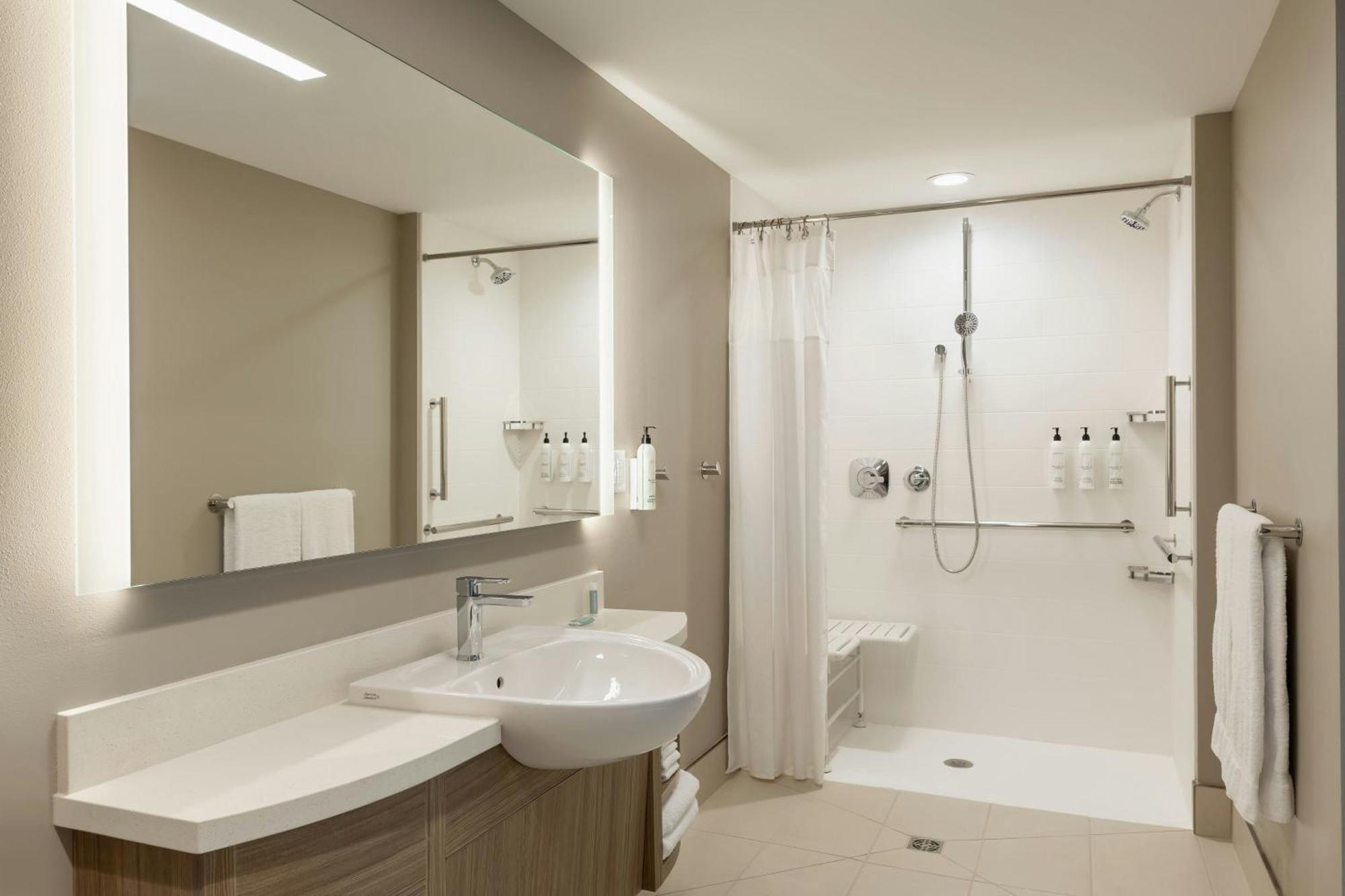 Springhill Suites By Marriott Fargo Exterior foto
